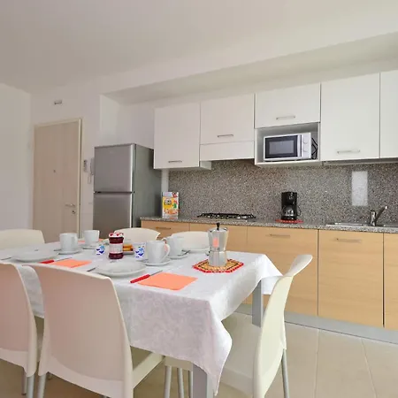Apartment Ideal Beachside Getaway Flat Lignano Sabbiadoro