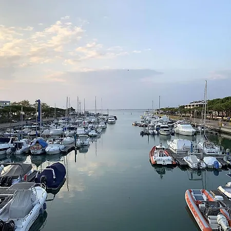 Ideal Beachside Getaway Flat Lignano Sabbiadoro